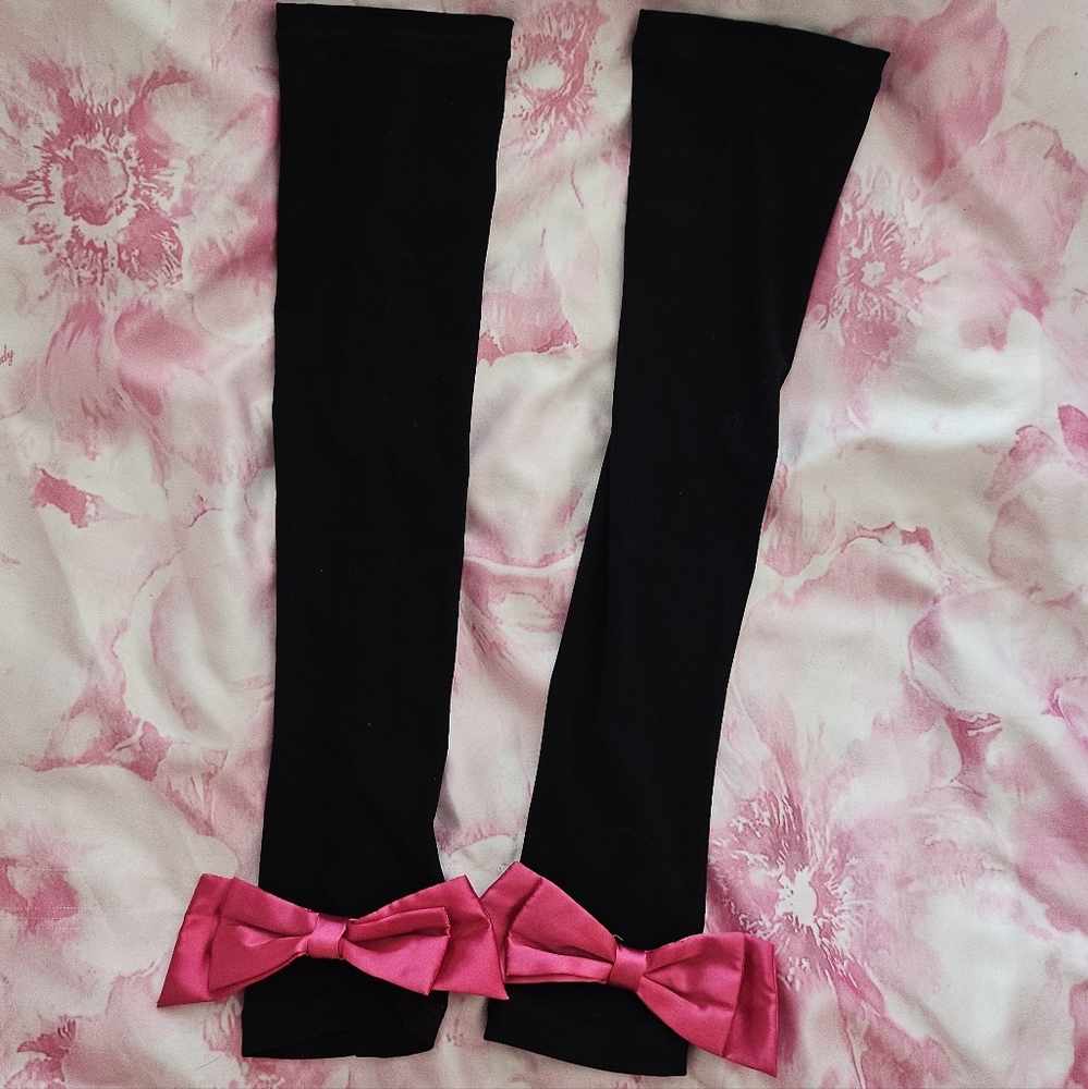Ma*rs Agejo Gyaru Black Arm Warmers With Hot Pink Satin Bows